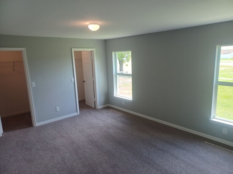 Building Photo - 4/2 Newer  construction home.