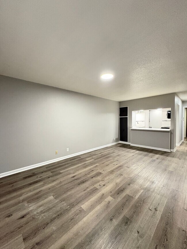 Building Photo - Discover Your Perfect Home at Bellagio Nor...