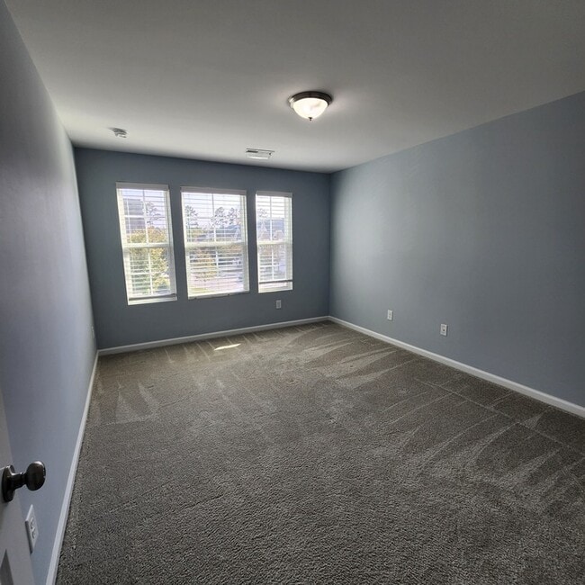 Building Photo - 1424 Southpoint Trl