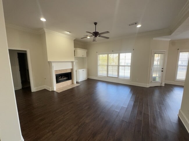 Building Photo - 118 Jorn Cir