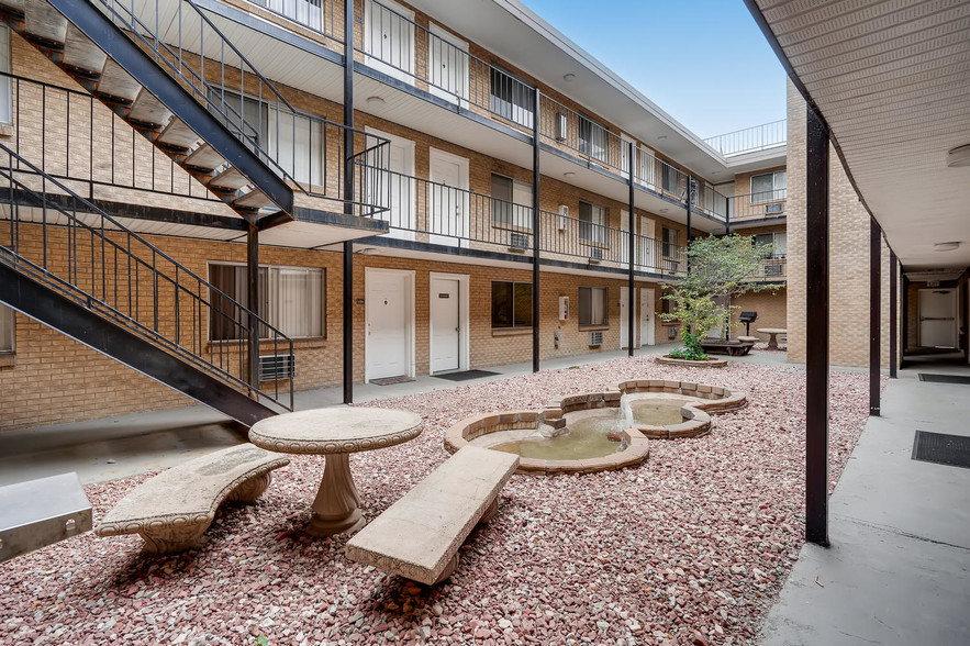 Carlisle on the Park | Denver, Co. Apartments - Carlisle on the Park Apartments