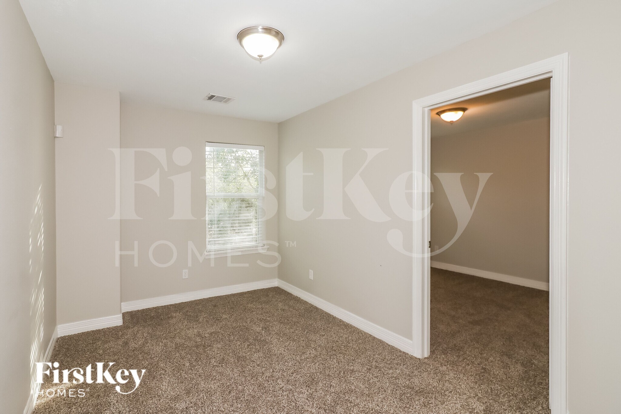 Building Photo - 214 N Native Ln