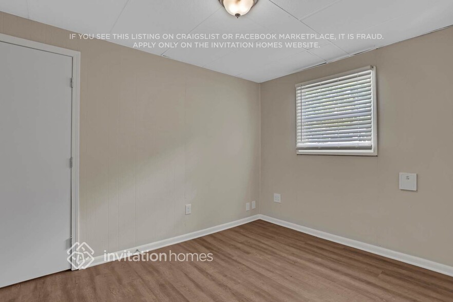 Building Photo - 255 Basswood Ct