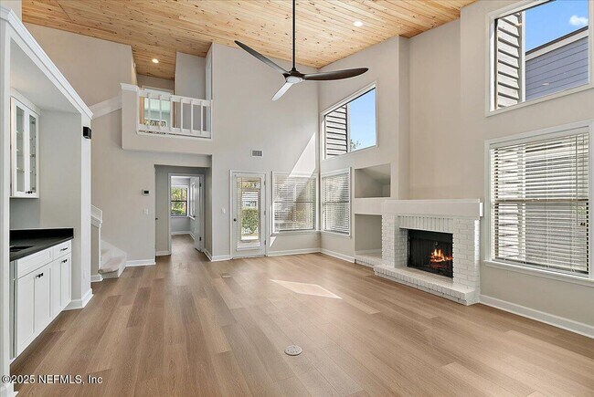 Building Photo - 53 S 9 Dr