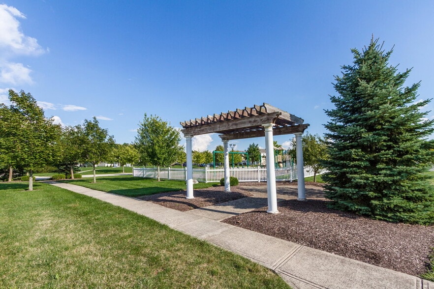 Building Photo - 14384 Black Farm Dr