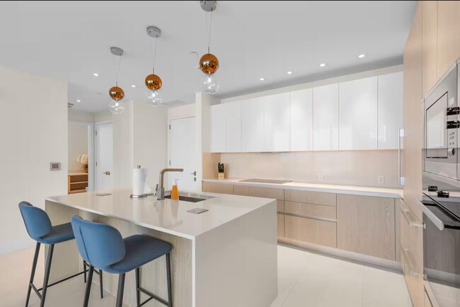 Building Photo - 3100 N Ocean Dr