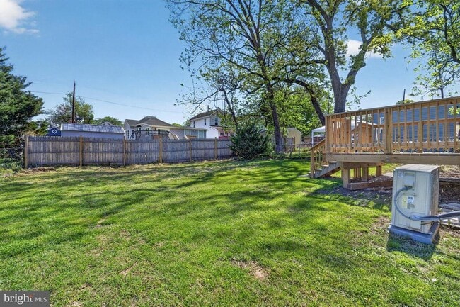 Building Photo - 505 69th St