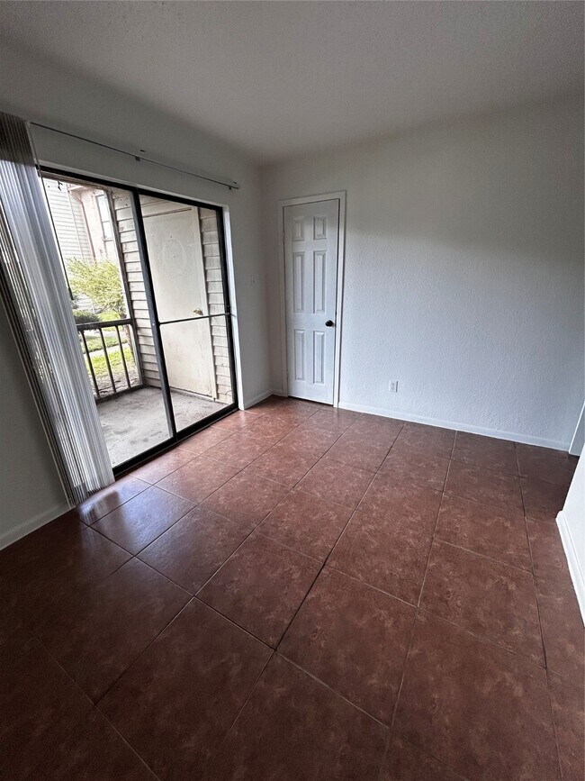 Building Photo - 10110 Forum W Dr