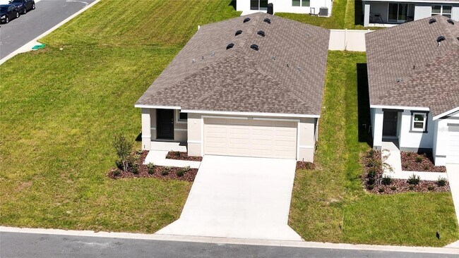 Building Photo - 3059 NE 20th Ter