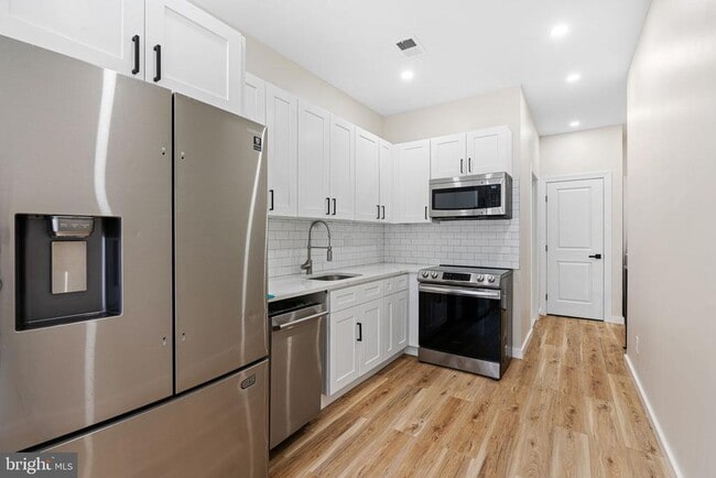 Primary Photo - 1250 S 27th St