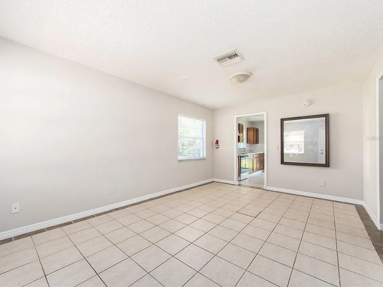 Building Photo - 625 Wildwood Way