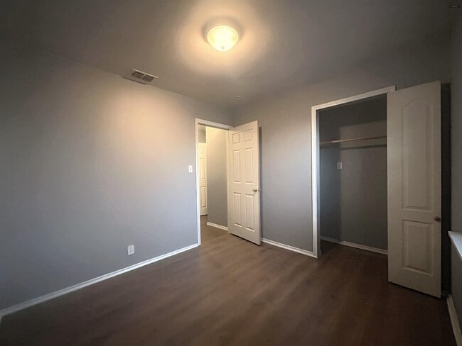 Building Photo - 1226 Bandera Blvd