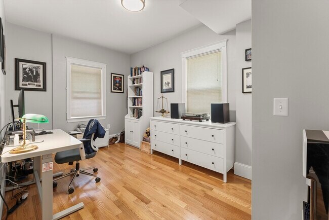 Building Photo - 54 Bloomfield St