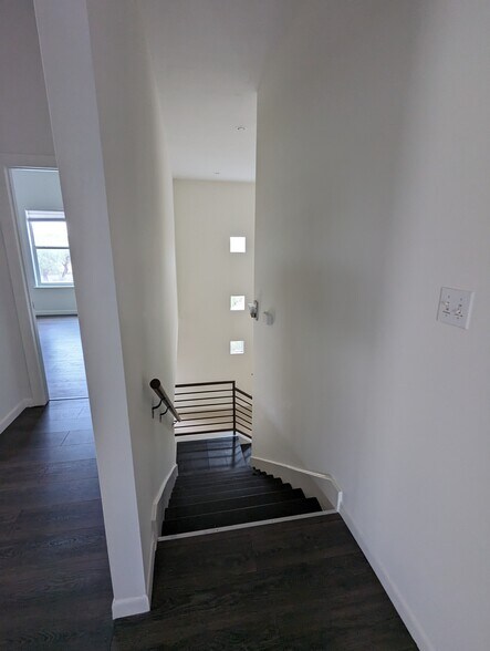 Building Photo - 5211 Shalom Dr