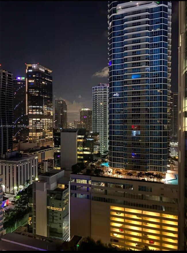 Building Photo - 1200 Brickell Bay Dr