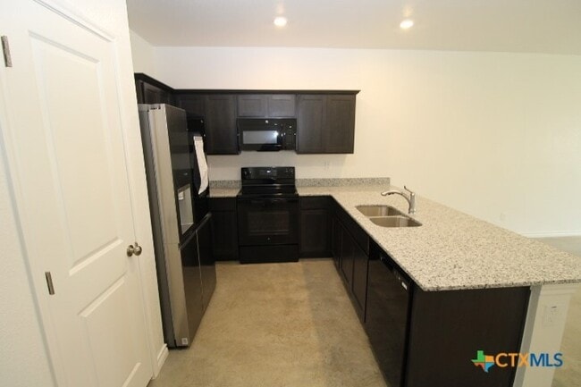 Building Photo - 514 Lost Trl