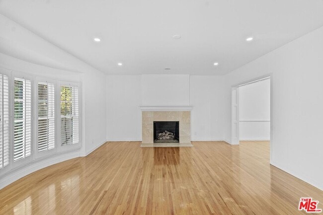 Building Photo - 920 Carrillo Dr