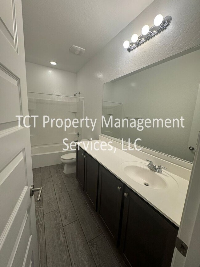Building Photo - Beautiful Home in Spur Cross with Custom Touches