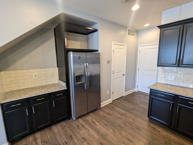 Building Photo - Ground level (two story) Condo in Westview South Community available early April!