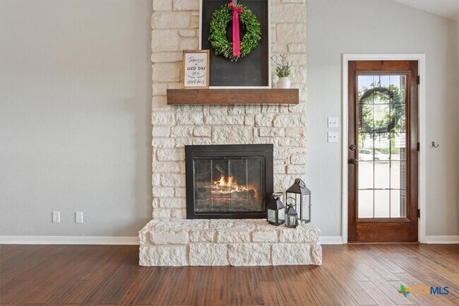 Building Photo - 840 Long Horn Trail