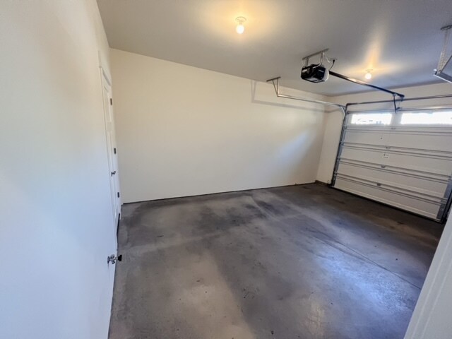 Building Photo - 439 NW Princess Ct