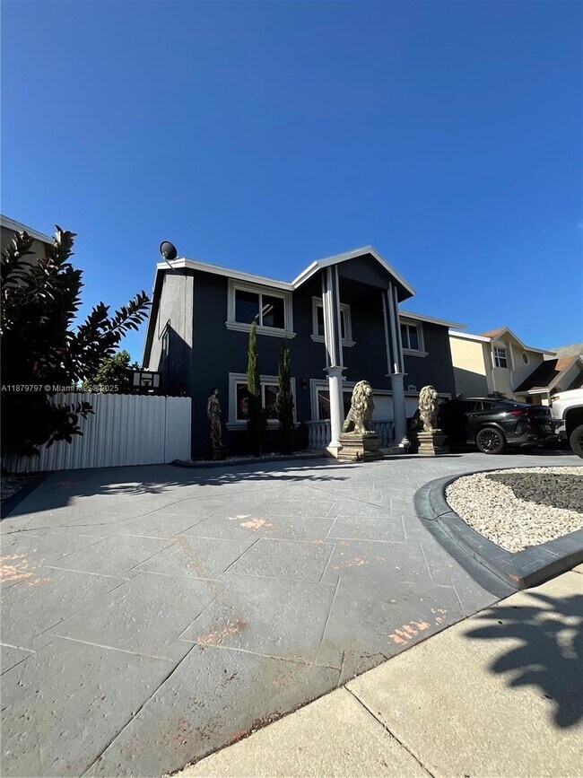 Building Photo - 9710 SW 13th St