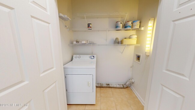 Building Photo - 7990 Baymeadows Cir E