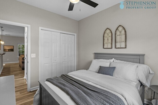 Building Photo - Furnished Rental! STR