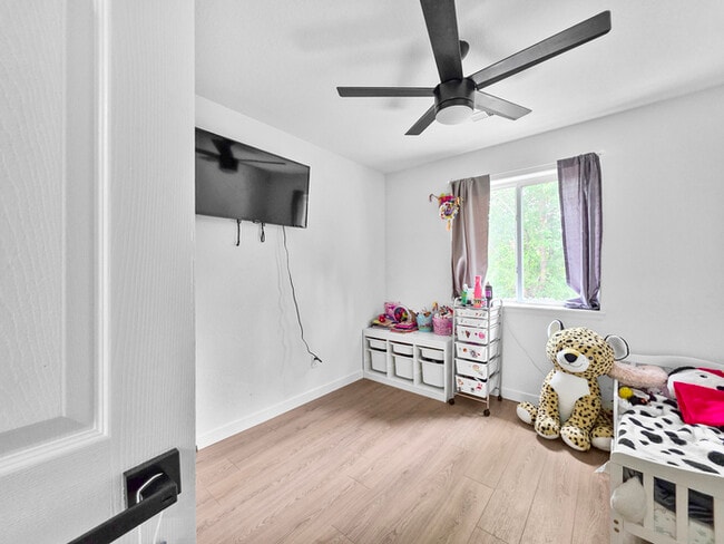 Building Photo - Charming 3 beds 2 baths in Denver!