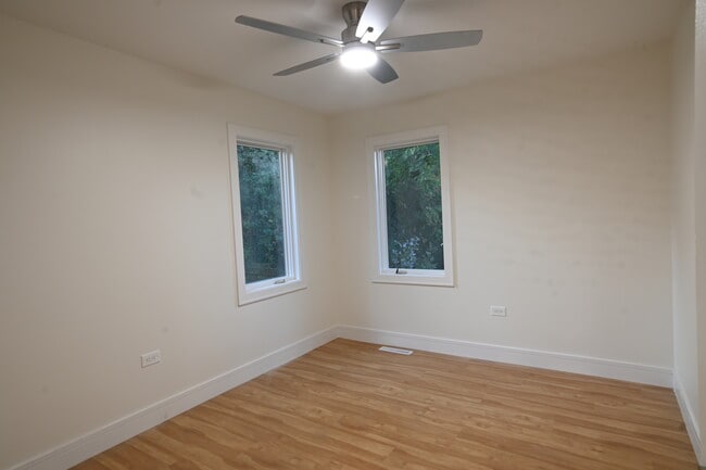 Building Photo - 37416 N Loretto Ave