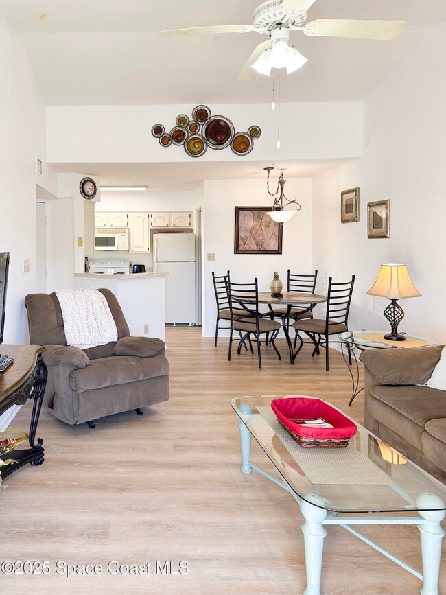 Building Photo - 1900 Brittany Dr