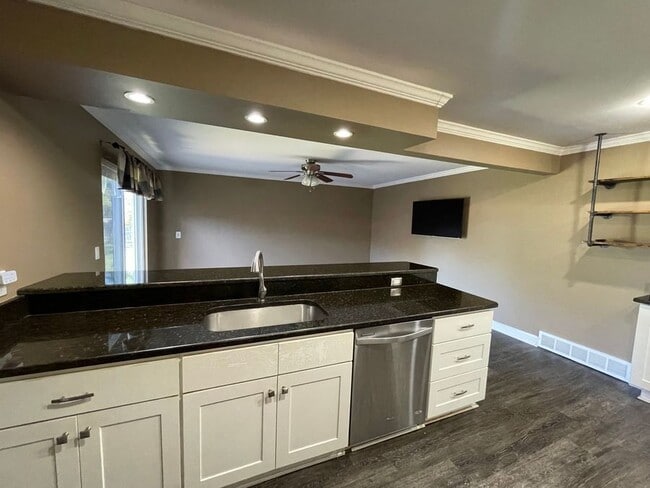 Building Photo - 4057 Bramford-
