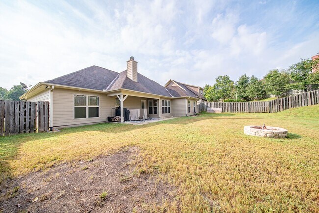 Building Photo - 128 Lee Rd 2180