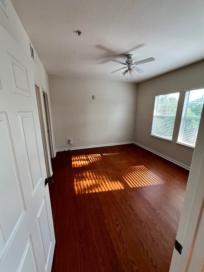 Building Photo - 2801 Chancellorsville Dr