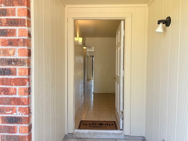 Building Photo - 24411 Beef Canyon Dr