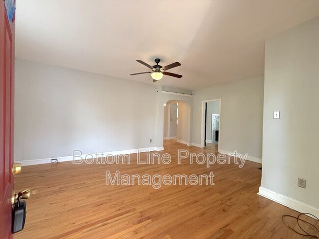 Building Photo - 513 Patterson St