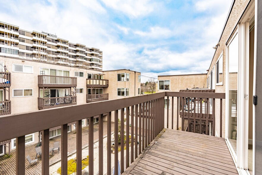 Interior Photo - Aladdin Apartments on Greenlake