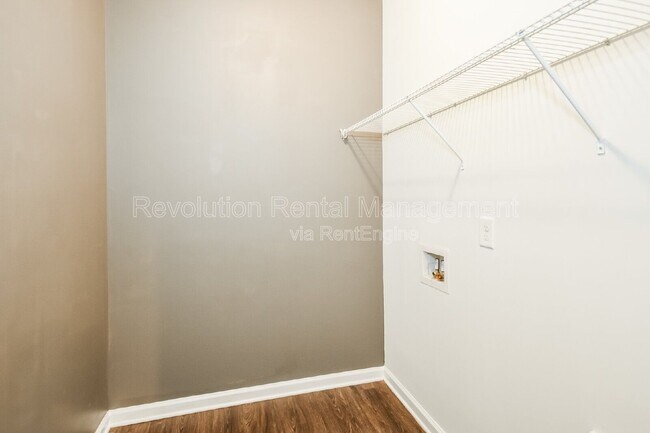 Building Photo - 20 Susie Creek Ln