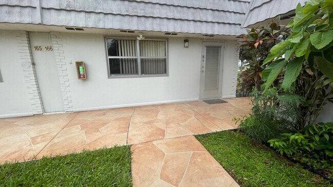 Primary Photo - 166 Valencia Dr