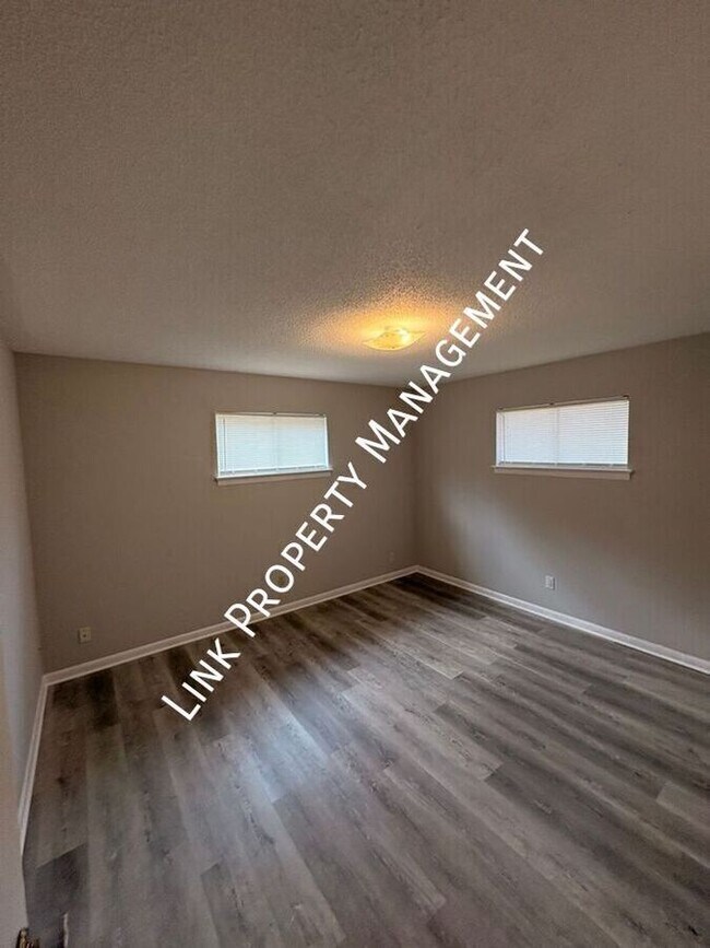 Building Photo - 3403 Gail Dr