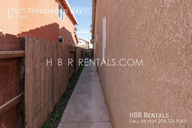 Building Photo - 13425 Forestwood Way