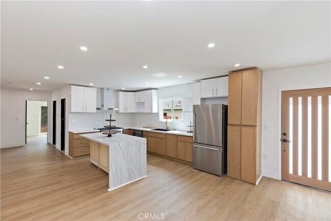 Building Photo - 7830 Casa Blanca St