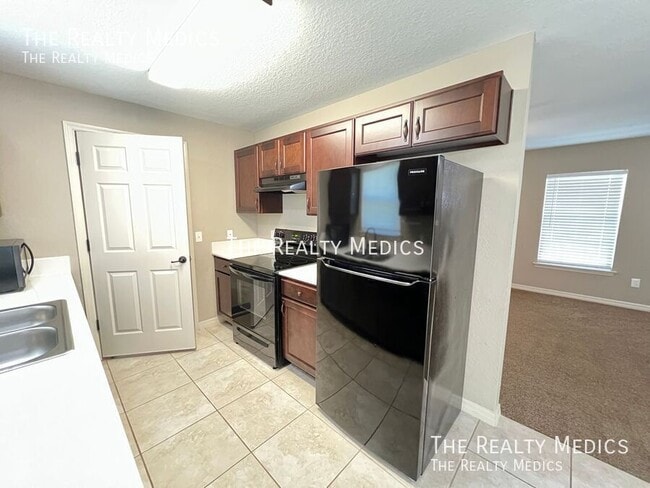 Building Photo - 15593 SW 48th Ave