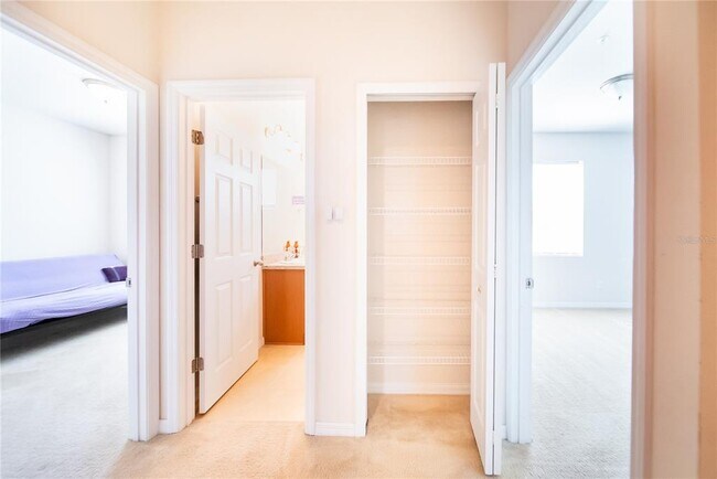 Building Photo - 980 Lakefront Village Dr