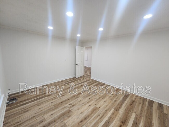 Building Photo - 3700 Taylorsville Rd