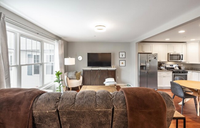 Building Photo - 38 Perham St