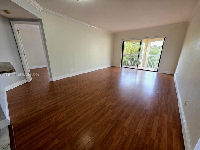 Building Photo - 8290 Lake Dr