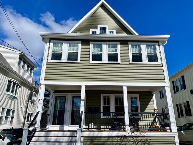 Building Photo - 15 Woods Ave