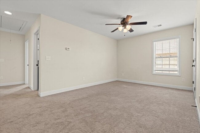 Building Photo - 1635 Lake Wateree Dr