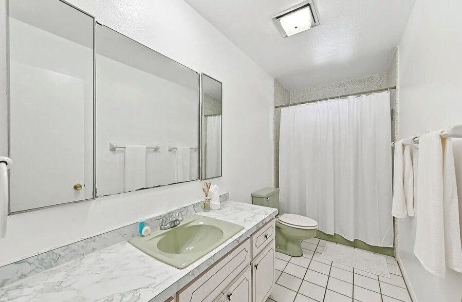 Building Photo - 1550 Dorchester St